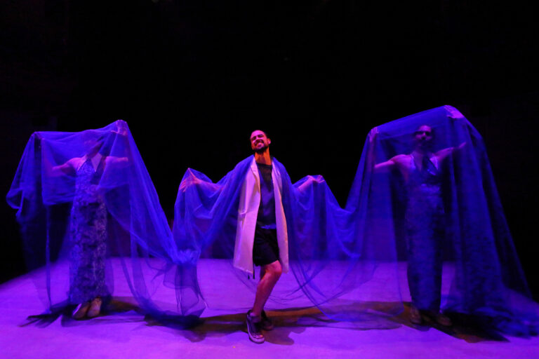 Escenografía y vestuario para la obra de teatro Los Prodigios Teatro Clásico Alcalá de Henares diseñado por Berta Navas
